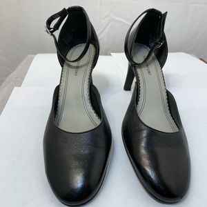 Naturalizer’s leather patent heels